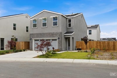 /international/us/8916-savona-lane-shafter-ca-110108346693/
