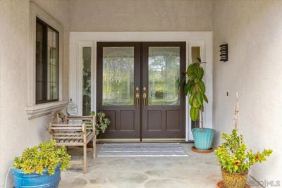/international/us/1510-ventana-escondido-ca-110107856035/
