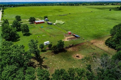 /international/us/4038-lee-road-mound-city-ks-110108437175/