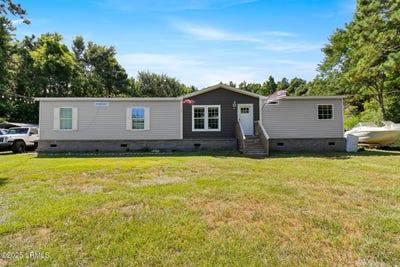 /international/us/18-ponderosa-drive-st-helena-island-sc-110100678422/