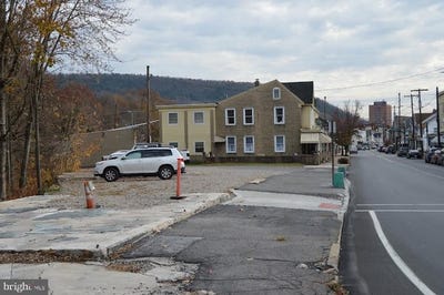 /international/us/443-pine-street-tamaqua-pa-110088165415/?lang=fr
