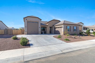 /international/us/17308-w-royal-palm-road-waddell-az-110107569959/