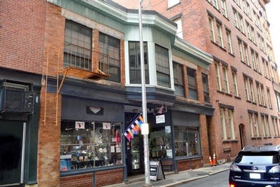 /international/us/11-peck-street-providence-ri-110107502173/