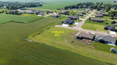 /international/us/1503-willard-lane-larchwood-ia-110101139160/