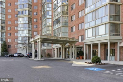 /international/us/3210-n-leisure-world-boulevard-n-silver-spring-md-110106788223/