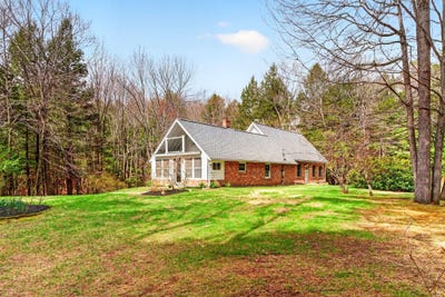 /international/us/24-solomon-drive-gorham-me-110107400963/