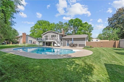 /international/us/9931-ives-lane-n-maple-grove-mn-110108588585/
