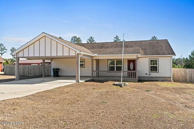 /international/us/561-lakepointe-drive-chipley-fl-110105196210/