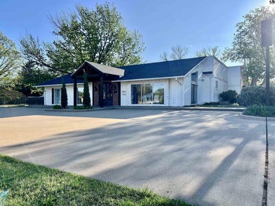 /international/us/2300-n-lorraine-st-hutchinson-ks-110107304462/