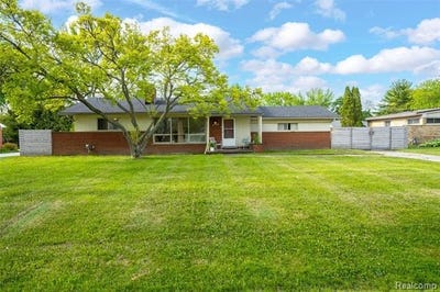 /international/us/31821-wayburn-street-farmington-hills-mi-110108107367/