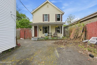 /international/us/57-adam-st-pittsfield-ma-110108069754/