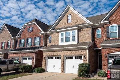 /international/us/114-clarendon-street-mooresville-nc-110108280985/