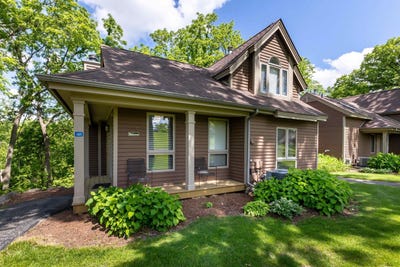 /international/us/105-walnut-hill-galena-il-110100335372/