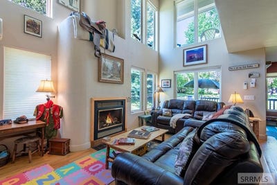 /international/us/482-shadowbrook-driggs-id-110108932655/