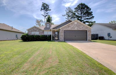 /international/us/102-spruce-street-jacksonville-ar-110108539122/