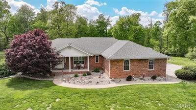 /international/us/31531-oak-trail-drive-brighton-il-110107803335/