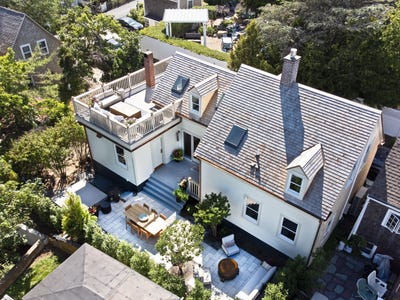 /international/us/3-carver-court-provincetown-ma-110102657385/