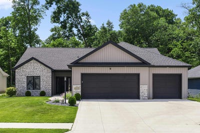 /international/us/14003-diavik-place-fort-wayne-in-110100477773/