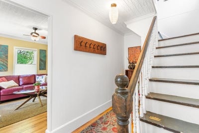 /international/us/9-cottage-place-westbrook-me-110108549369/