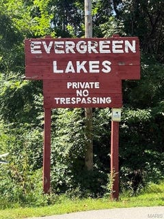 /international/us/407-lakeview-drive-catawissa-mo-110101682450/