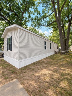 /international/us/3728-liberty-avenue-muskegon-mi-110120104543/