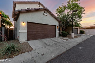 /international/us/10225-w-camelback-road-phoenix-az-110100330370/