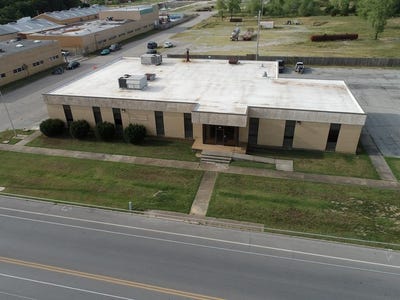 /international/us/824-e-4th-street-pittsburg-ks-110092462378/