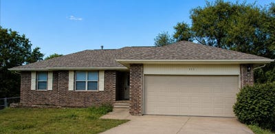/international/us/111-e-daleview-circle-nixa-mo-110108227381/