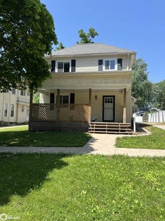 /international/us/915-w-montgomery-street-creston-ia-110100412853/