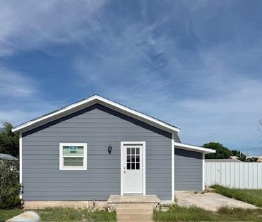 /international/us/1006-n-texas-st-big-lake-tx-110107803897/