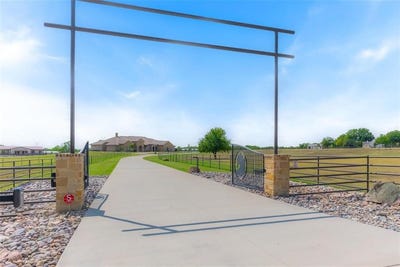 /international/us/5825-county-road-173-celina-tx-110100810256/