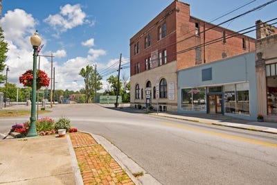 /international/us/342-s-monroe-street-alderson-wv-110101238864/