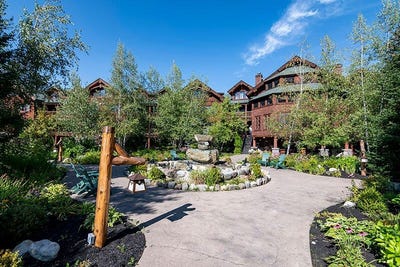 /international/us/7-whiteface-inn-lane-lake-placid-ny-110097087229/