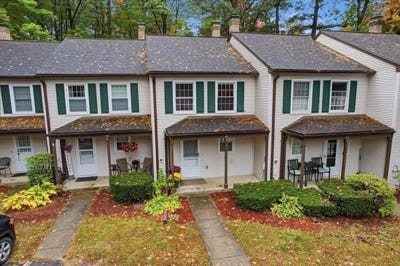 /international/us/44-whispering-pines-colchester-vt-110120561036/