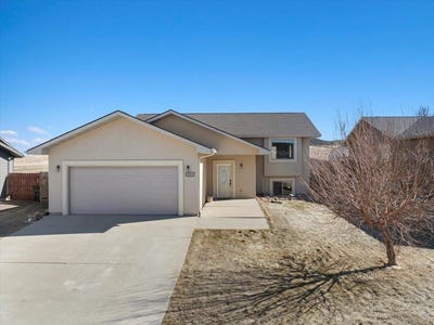 /international/us/650-yukon-way-whitewood-sd-110105218611/