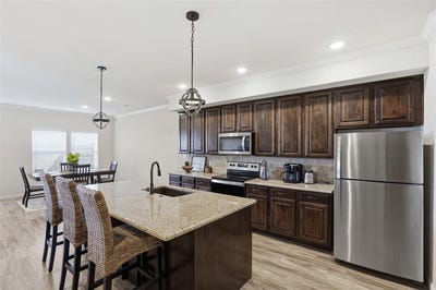 /international/us/1100-noble-flair-place-granbury-tx-110106989968/