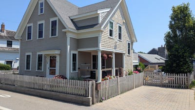 /international/us/9-bradford-street-provincetown-ma-110097242903/