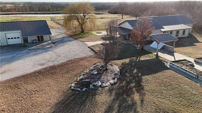 /international/us/2555-22000th-road-mccune-ks-110104588177/