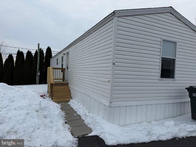 /international/us/29-hilltop-avenue-akron-pa-110105530605/