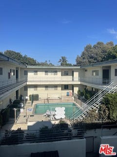 /international/us/3686-s-centinela-ave-los-angeles-ca-110105917161/