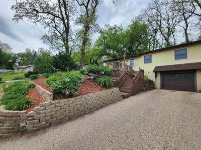 /international/us/400-woodcrest-lane-milton-wi-110108885197/