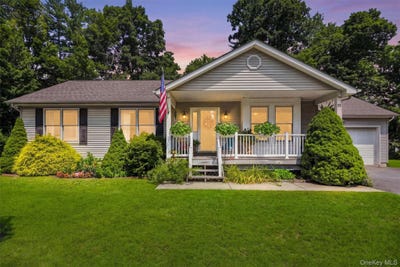 /international/us/22-rosewood-lane-wurtsboro-ny-110109805683/