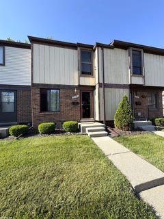 /international/us/24059-grange-street-clinton-township-mi-110108546620/
