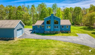 /international/us/61-beechwood-drive-saranac-lake-ny-110104186677/