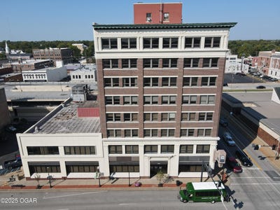 /international/us/402-s-main-street-joplin-mo-110104265418/