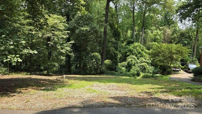 /international/us/1208-oakwood-avenue-gastonia-nc-110100032214/?lang=en