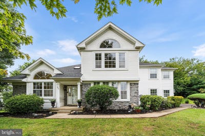 /international/us/204-somerset-circle-chalfont-pa-110119907455/