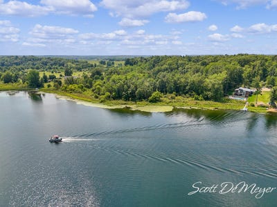 /international/us/12543-woodland-park-drive-ne-belding-mi-110101475618/