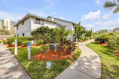 /international/us/4411-sea-mist-court-new-smyrna-beach-fl-110098321945/