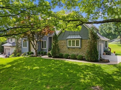 /international/us/12600-wenonga-lane-leawood-ks-110100240923/